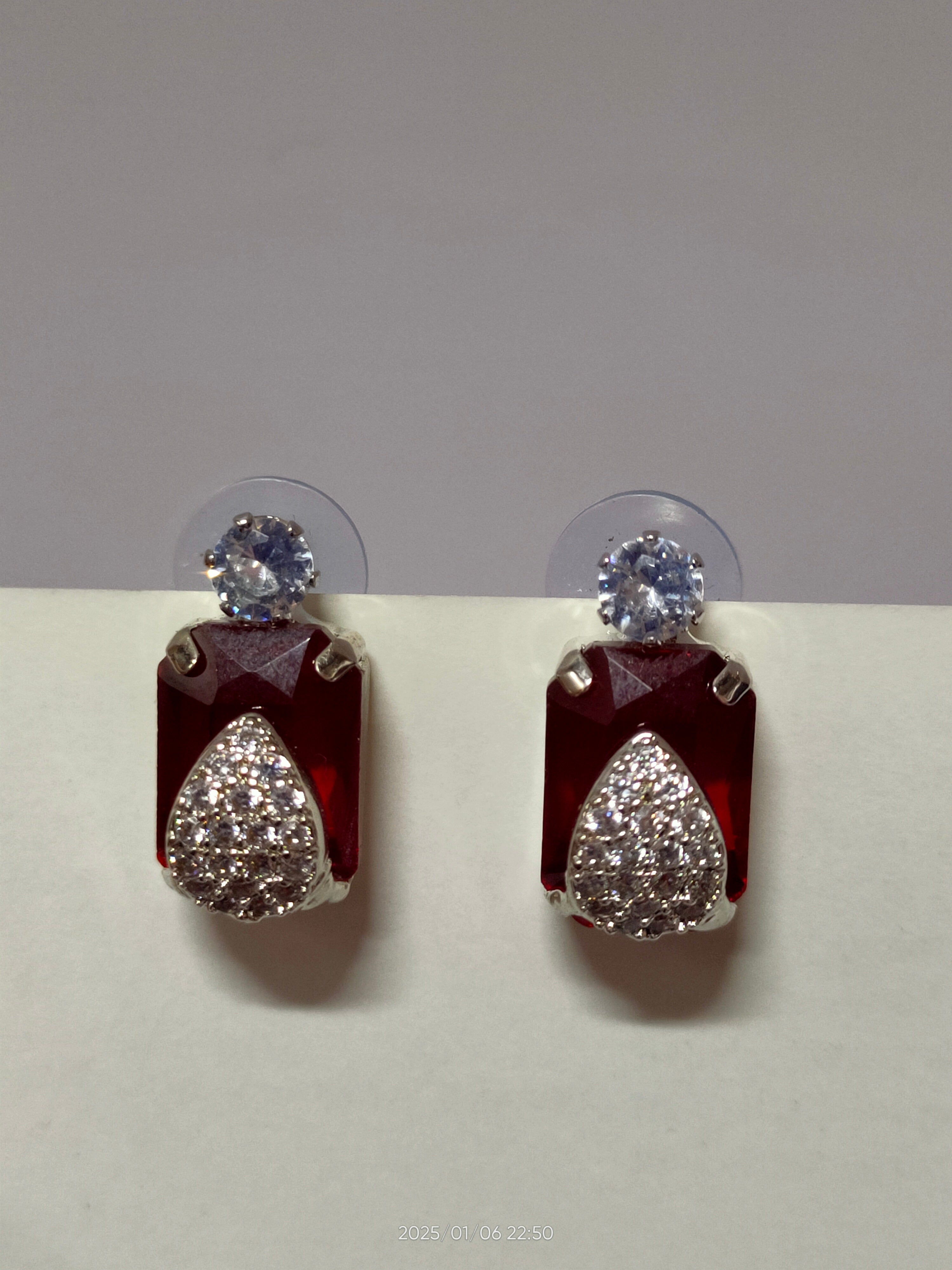 Rectangular Silver Earring with colored Diamond