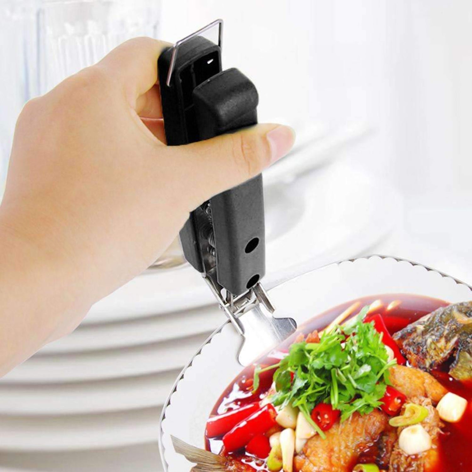 Anti Heat Bowl clamp Holder Stainless Steel Dish Tray Clip Kitchen Accessories Scald Plate Take Bowl Dish Pot Holder Carrier Clamp Clip Handle