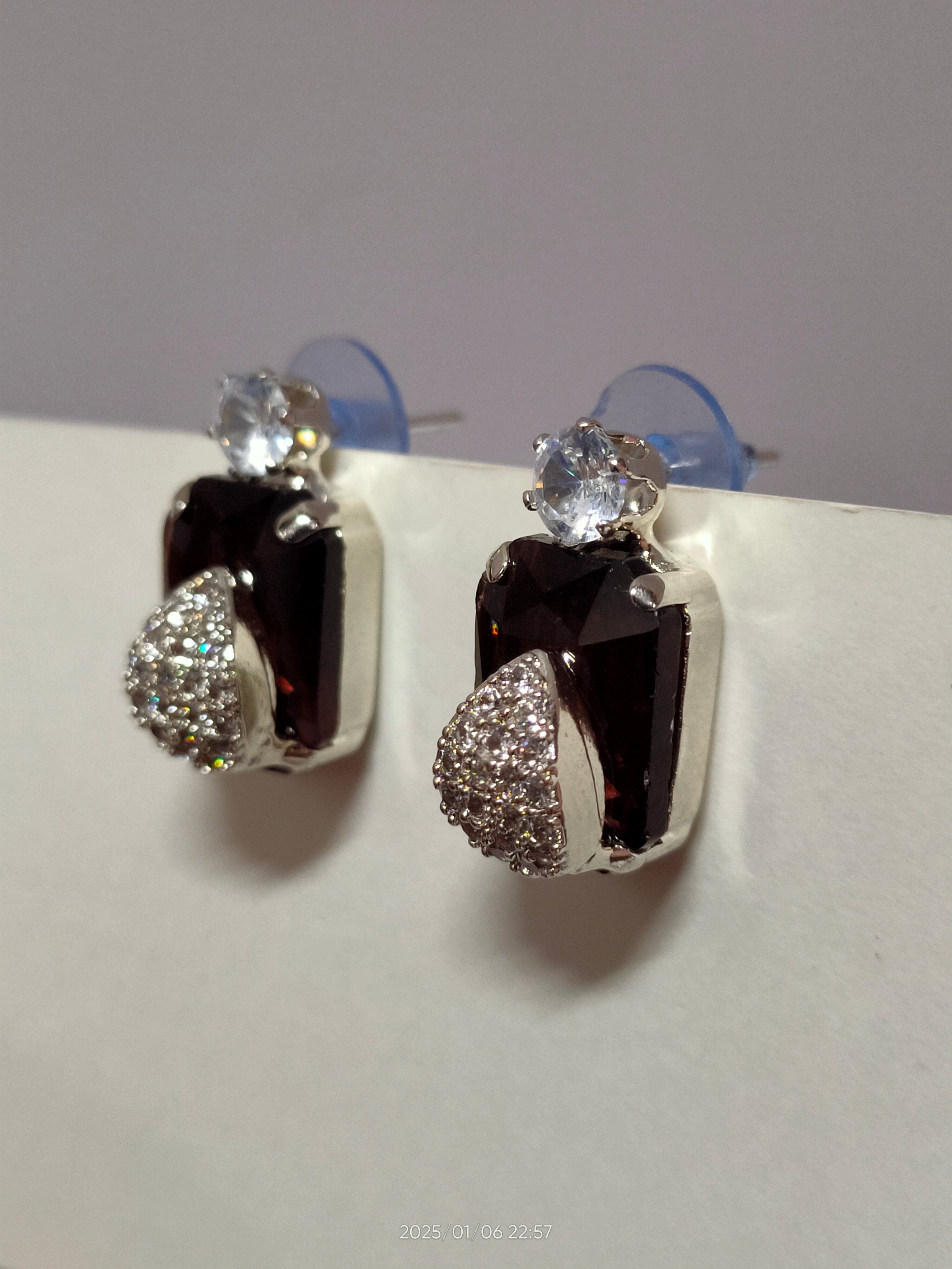 Rectangular Silver Earring with colored Diamond