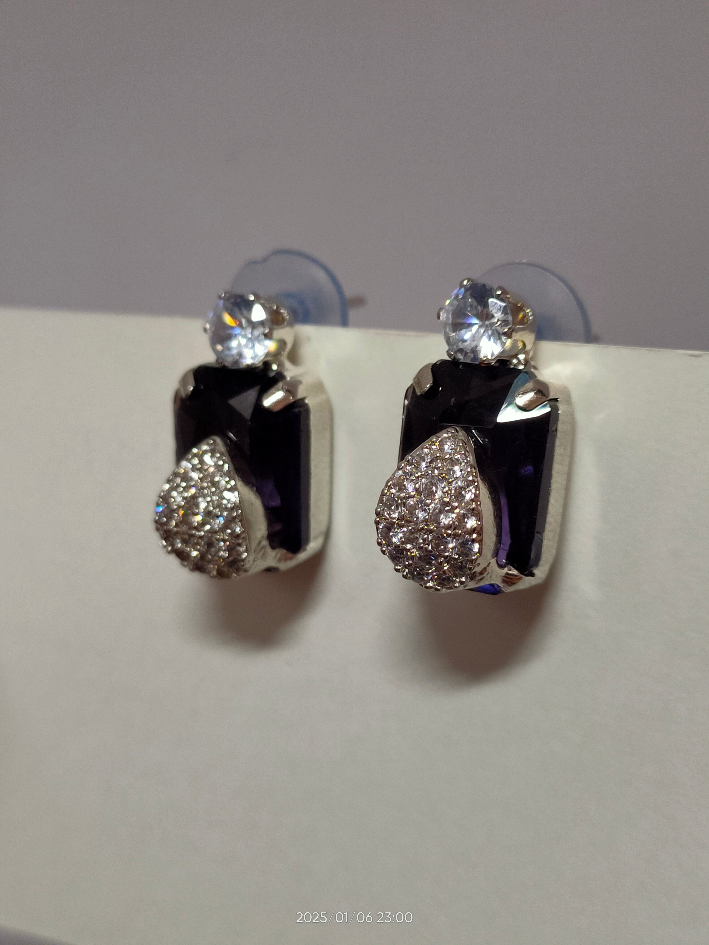 Rectangular Silver Earring with colored Diamond